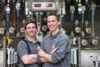 Eine Auswahl aus technischen Berufen und kaufmännischen Berufen wartet auf die Schüler (Foto: Werner&Mertz).