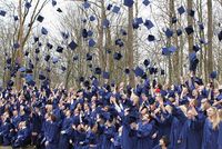 Die Anzahl der Uni-Absolventen steigt seit 13 Jahren kontinuierlich (Foto: Techniker Krankenkasse, flickr, CC BY-ND-NC 2.0).  