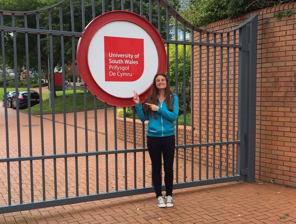 Walisisch lernte Valentina Kohn in Wales nicht, sondern International Business Management. „Welsh“ wird heute kaum noch gesprochen, dennoch gibt es im Norden noch viele Menschen deren Muttersprache Walisisch ist und welche Englisch als 1. Fremdsprache