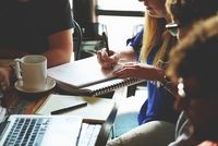 Auf eines muss man sich ganz sicher einstellen: viel Lernen (Foto: Startup Stock Photos, CC0).