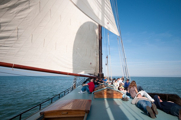 Der Gewinn ist ein Segeltörn - da ist Teamwork gefragt (Foto: HessenChemie).