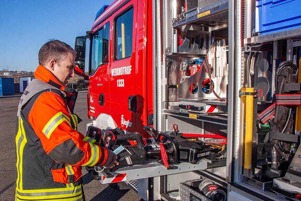 Blicke auf das Brandschutz-und Rettungs-Equipment im neuen Werkfeuerwehrauto. (Foto: UD/Michelin)
