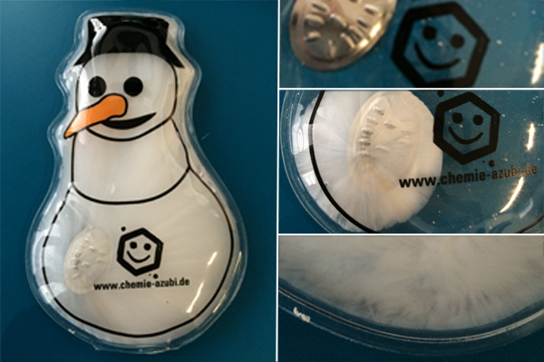 Wie funktionieren Taschenwärmer? Im Chemie-Azubi-Taschenwärmer sieht man die Kristallisation des Natriumacetat-Trihydrats gut (Foto: Lenze).