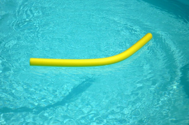 Einladend: Der Sprung ins Schwimmbecken (Foto: Rosmarie Voegtli, flickr, CC BY 2.0).