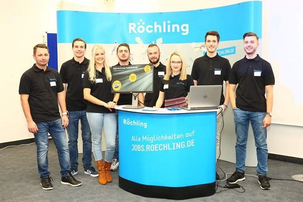Prämierte Digitscouts: Die Auszubildenden am Röchling-Sustaplast-Standort in Lahnstein. Foto: Rolando de Sousa von Offenblen.de 