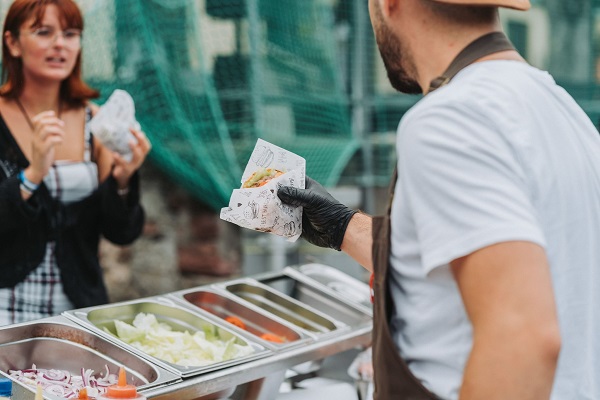 Beim Job-BBQ gibt es leckeres Essen, erfrischende Getränke und gute Gespräche mit euren zukünftigen Ausbildern. (Bild: TFC)