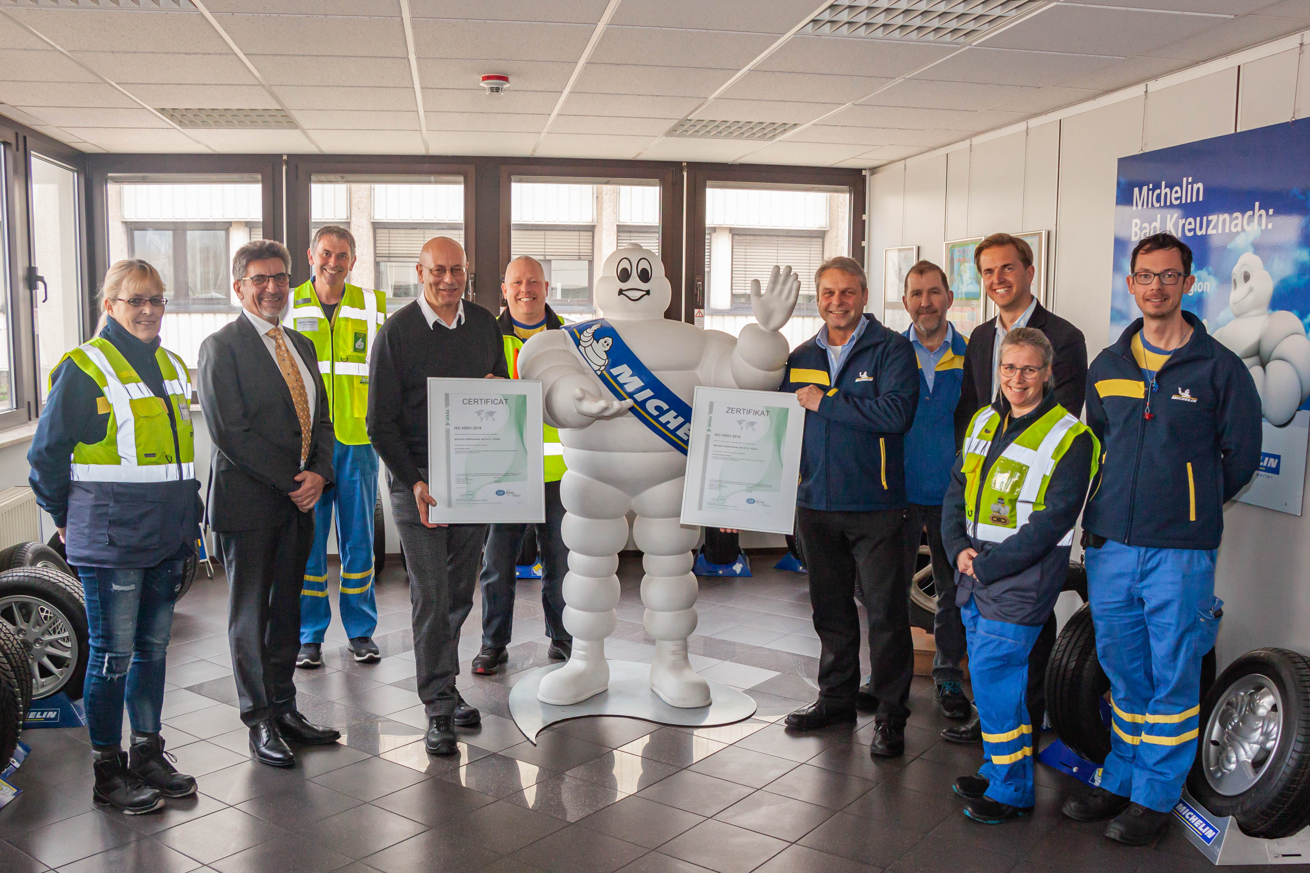 Große Freue am Tag der Überreichung des Dekra-Zertifikats (Foto: Ulrike Dalheimer, Michelin)