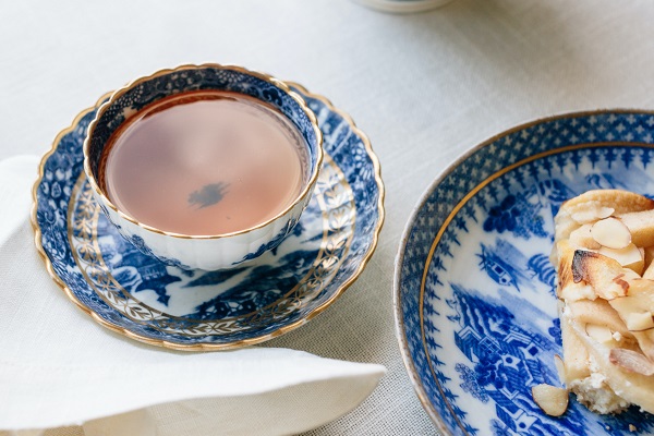 Wer kennt es nicht, dass typische Cobalt-Blau auf Keramik und Porzellan. (Foto: Erol Ahmed, unsplash, CC0)