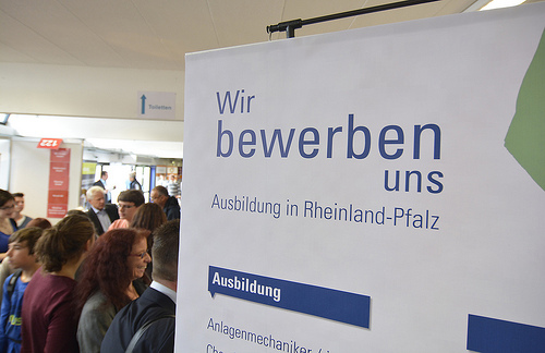 Acht Unternehmen plus Chemie-Azubi-Blog plus Elementare Vielfalt warten an Stand 146 der Sprungbrett Ludwigshafen (Foto: Göpel).