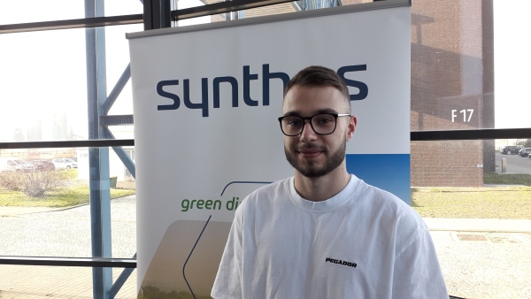 Patrice hat seine Liebe zur Chemie schon in der Schulzeit entdeckt (Foto: Rempe)